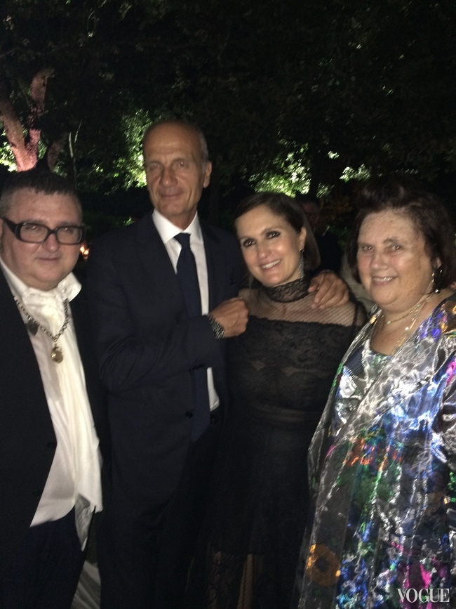 Alber Elbaz with Maria Grazia Chiuri, her husband Paolo, and Suzy Menkes