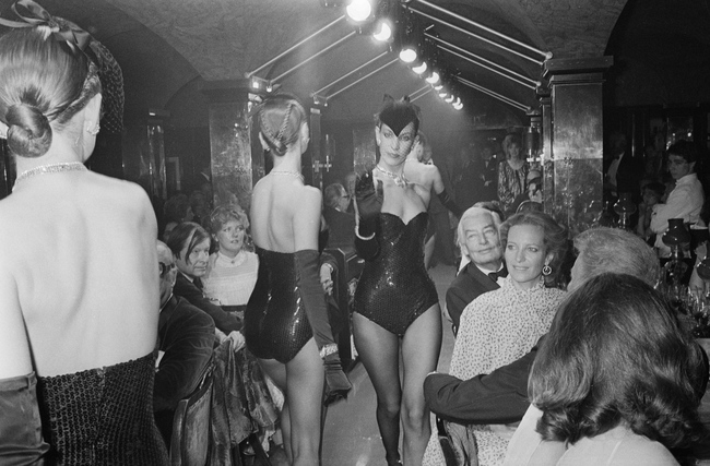 Принцесса Мишель Кентская смотрит модное дефиле, Annabel, 1980