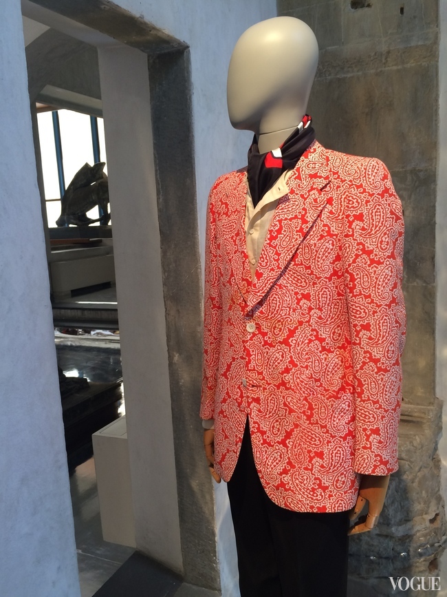Bright red cotton jacquard blazer from 1967