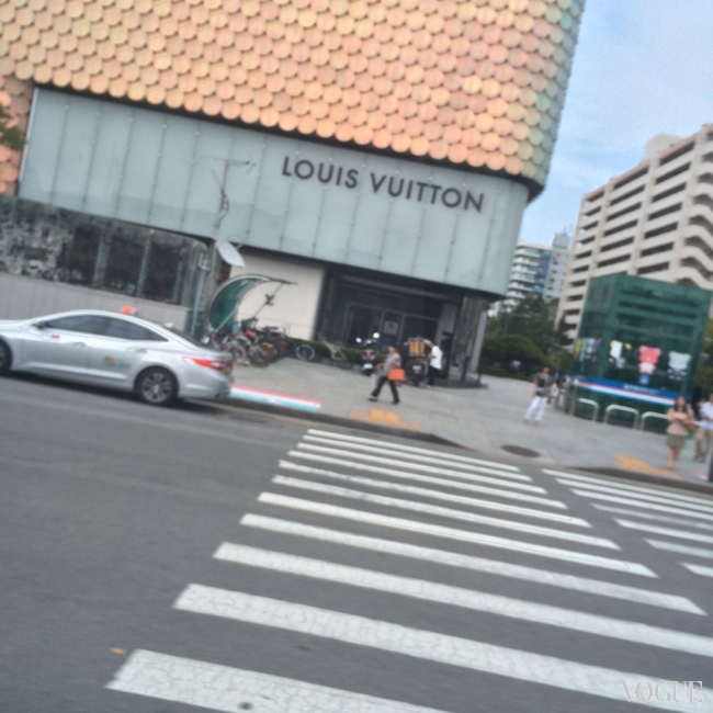 Louis Vuitton in Seoul by Suzy Menkes 1